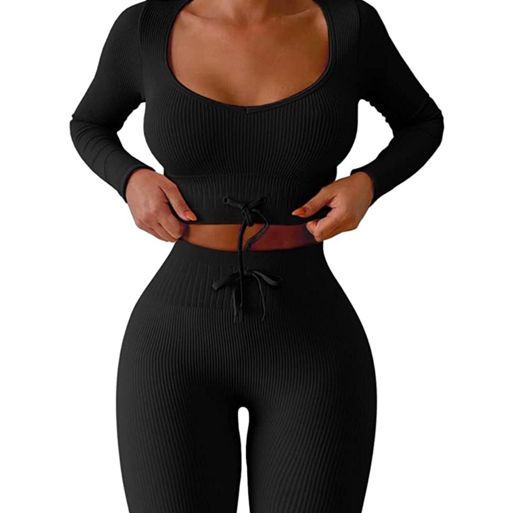 Black ribbed workout top